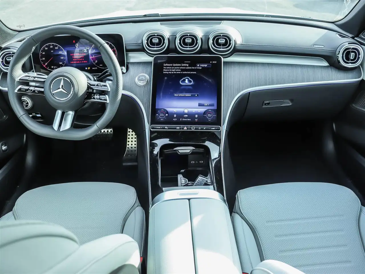 Mercedes-Benz C-Class снимка Mercedes-Benz C-Class