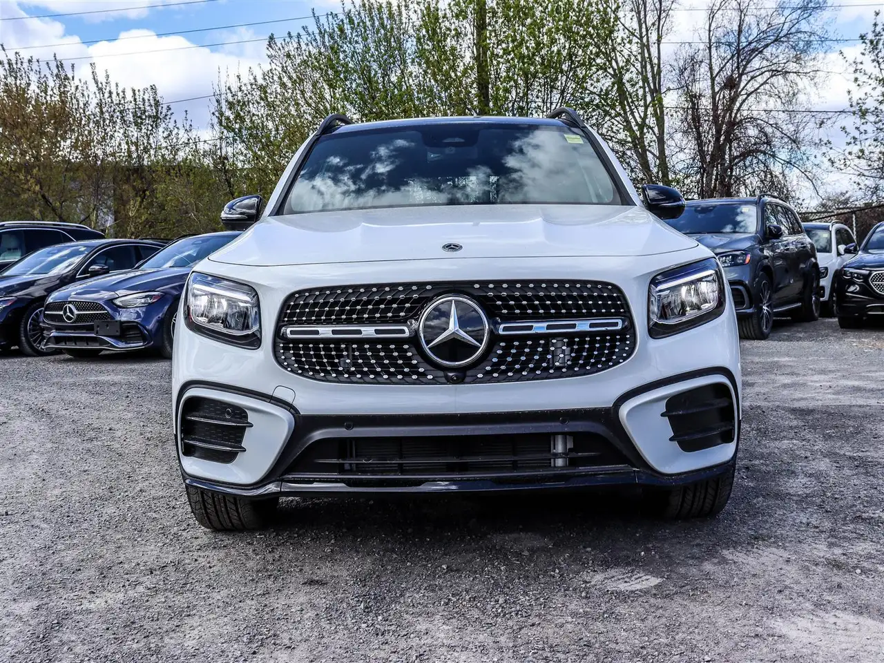 Mercedes-Benz GLB снимка Mercedes-Benz GLB
