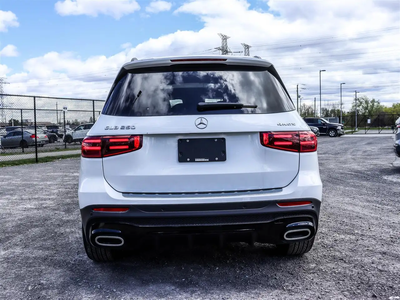 Mercedes-Benz GLB снимка Mercedes-Benz GLB