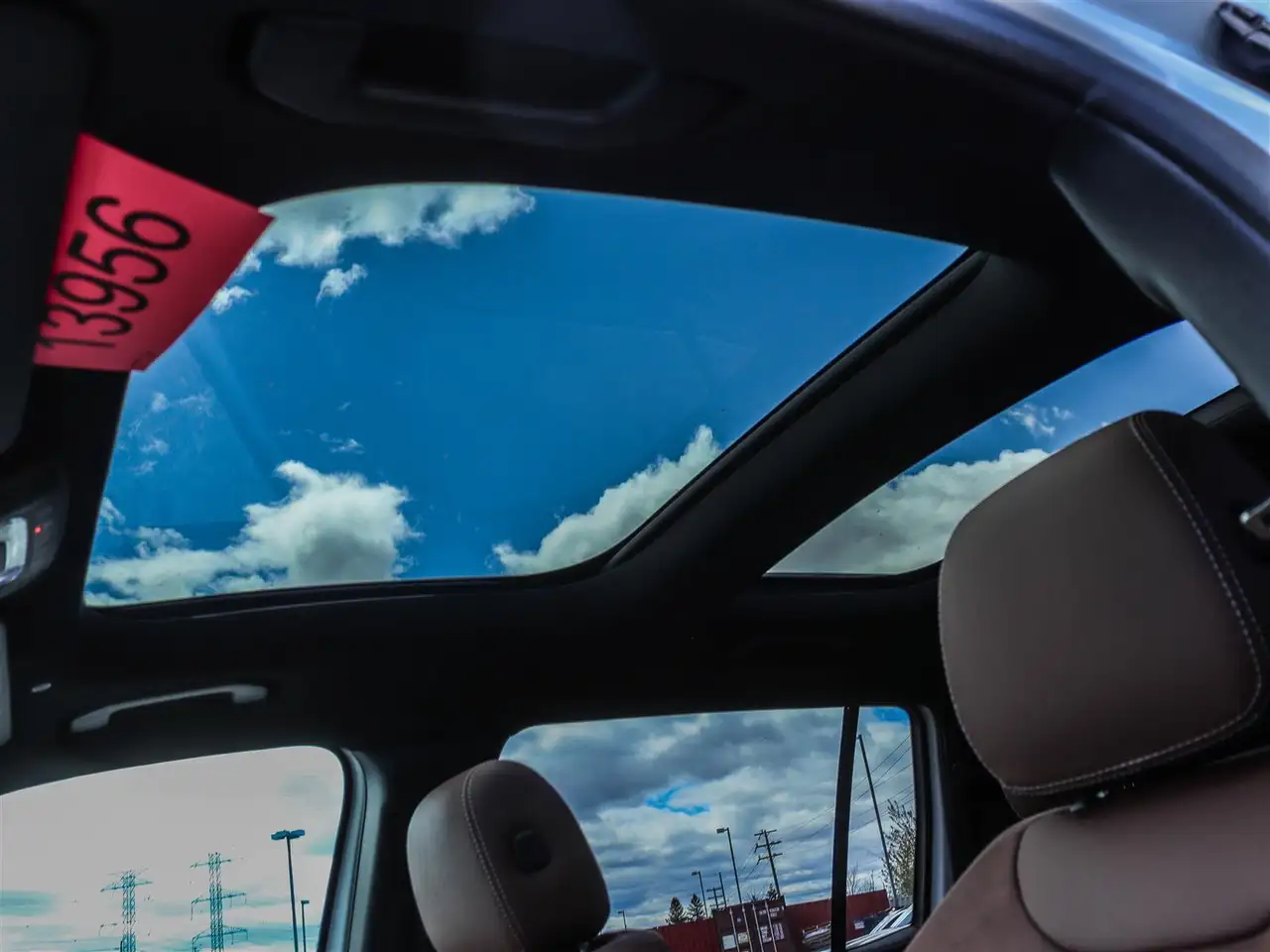 Mercedes-Benz GLB снимка Mercedes-Benz GLB