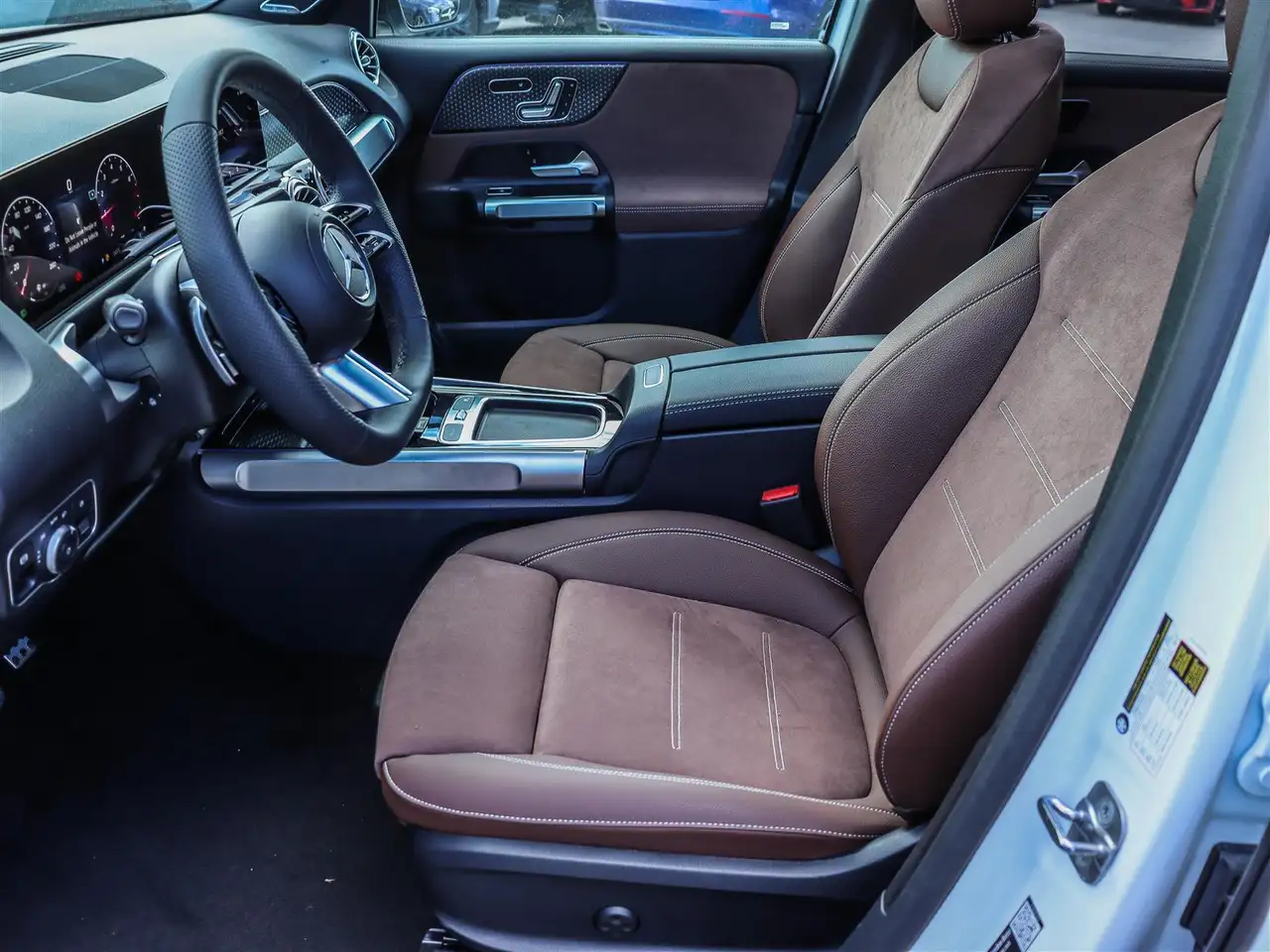 Mercedes-Benz GLB снимка Mercedes-Benz GLB