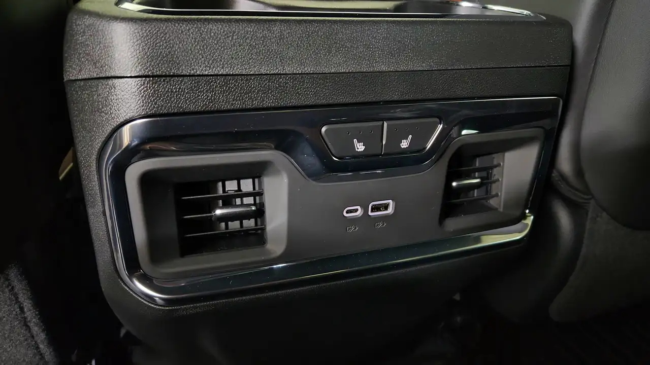 GMC Sierra 2500HD photo GMC Sierra 2500HD