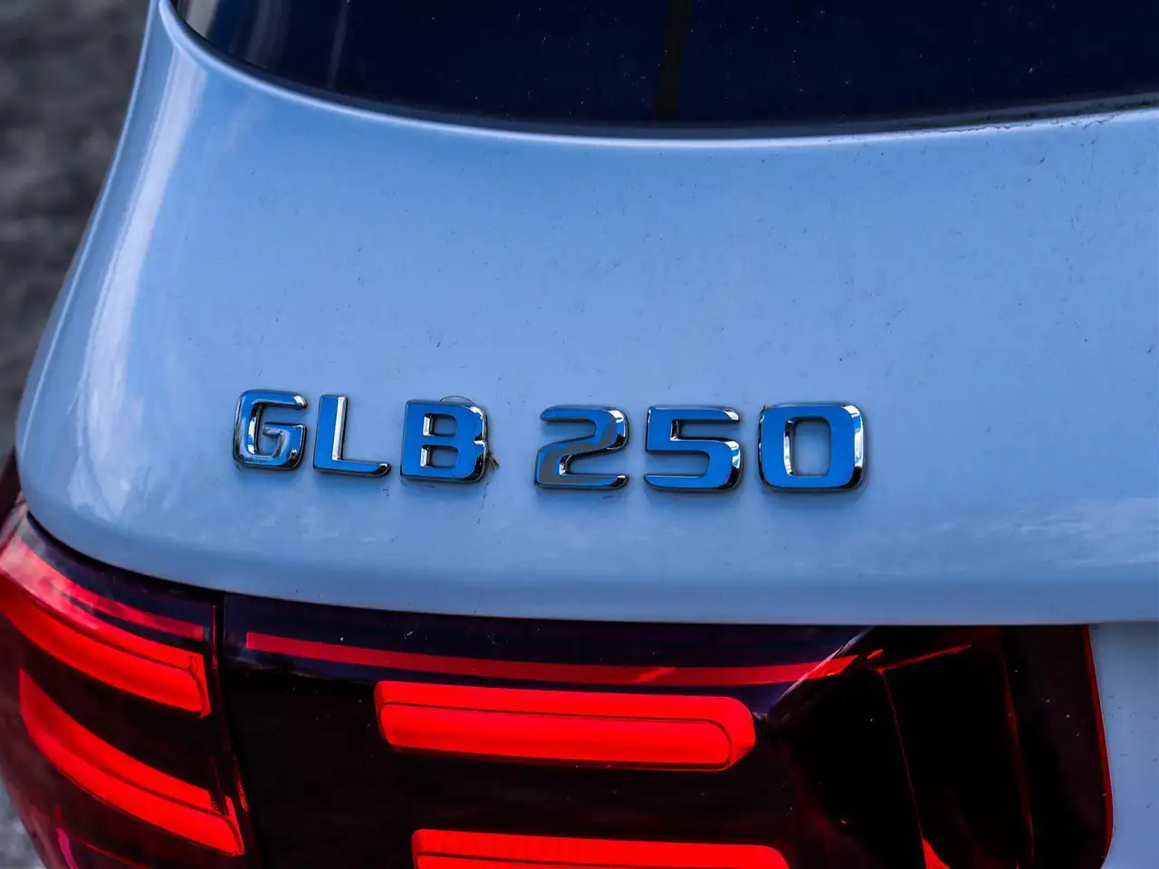 Mercedes-Benz GLB снимка Mercedes-Benz GLB