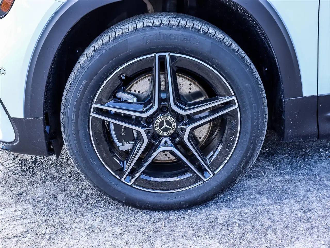 Mercedes-Benz GLB снимка Mercedes-Benz GLB