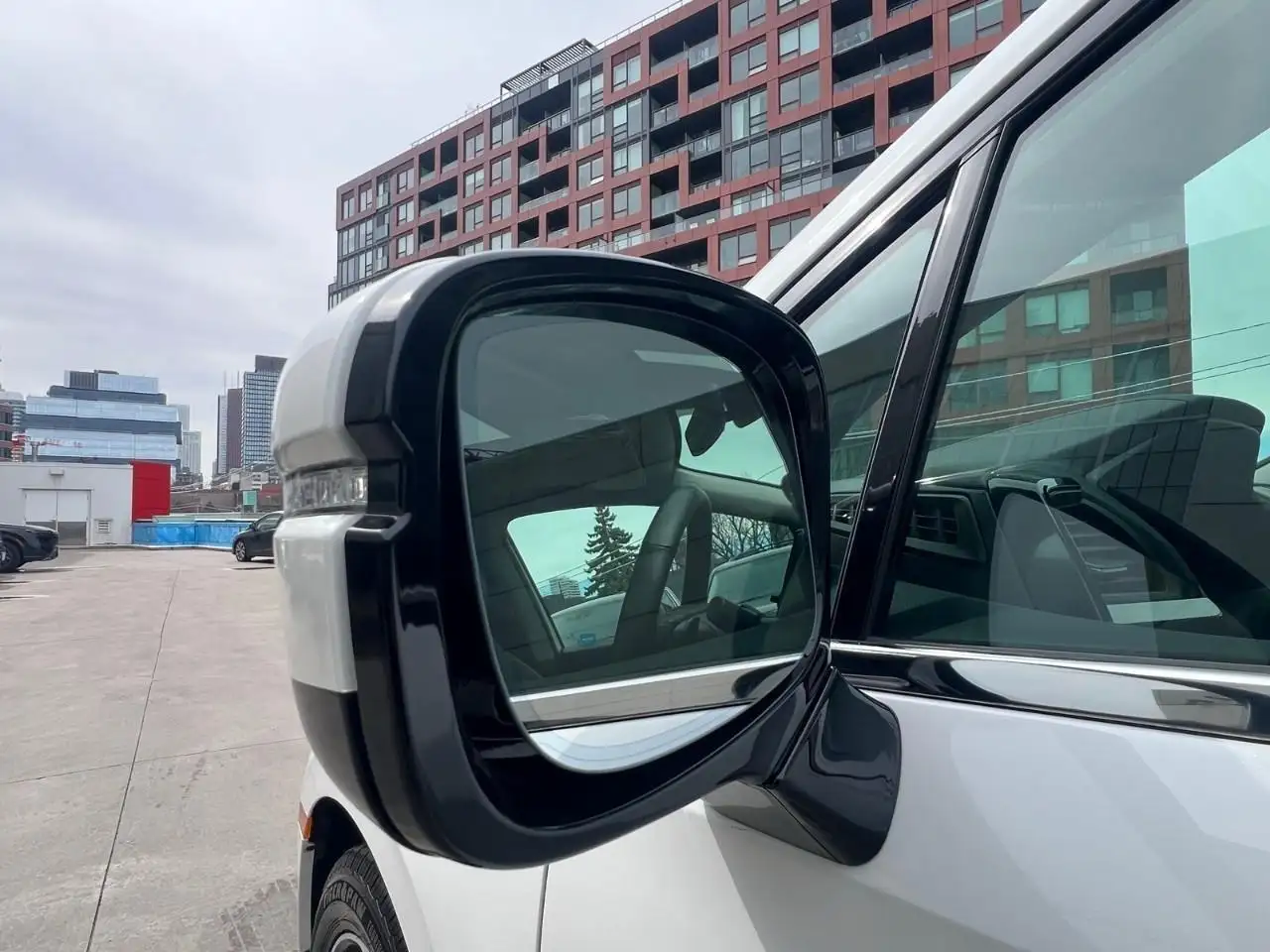 Honda Odyssey снимка Honda Odyssey
