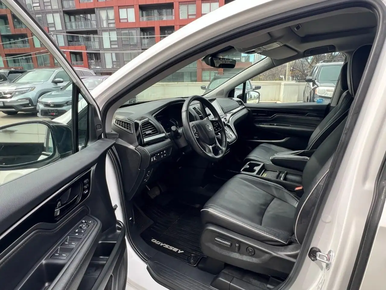 Honda Odyssey снимка Honda Odyssey