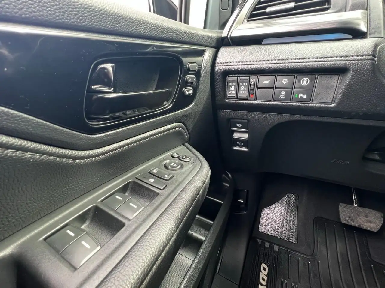 Honda Odyssey снимка Honda Odyssey