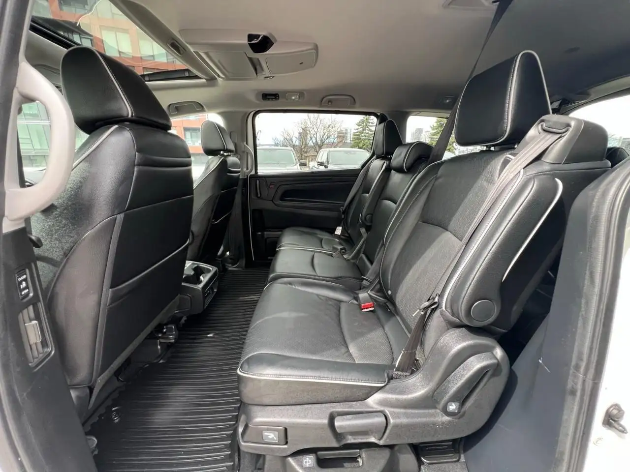 Honda Odyssey снимка Honda Odyssey