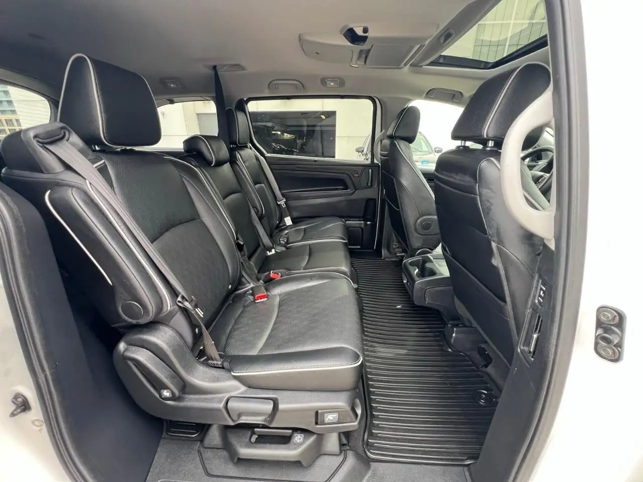 Honda Odyssey снимка Honda Odyssey