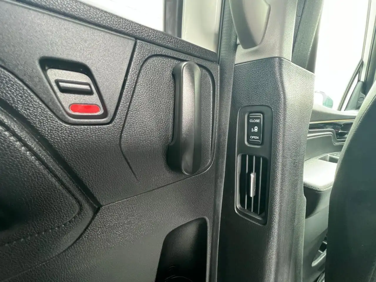 Honda Odyssey снимка Honda Odyssey