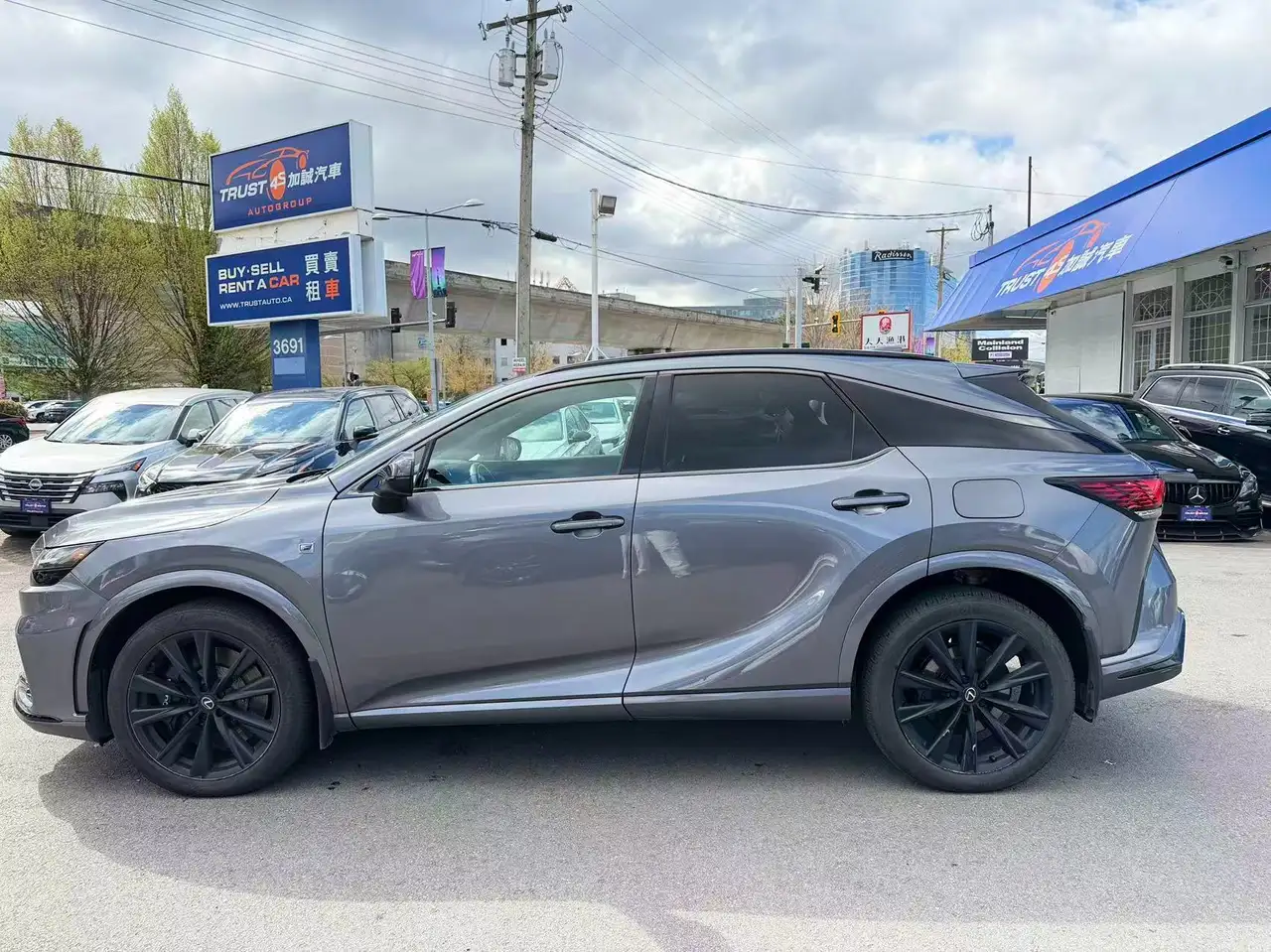 Lexus RX 500h снимка Lexus RX 500h