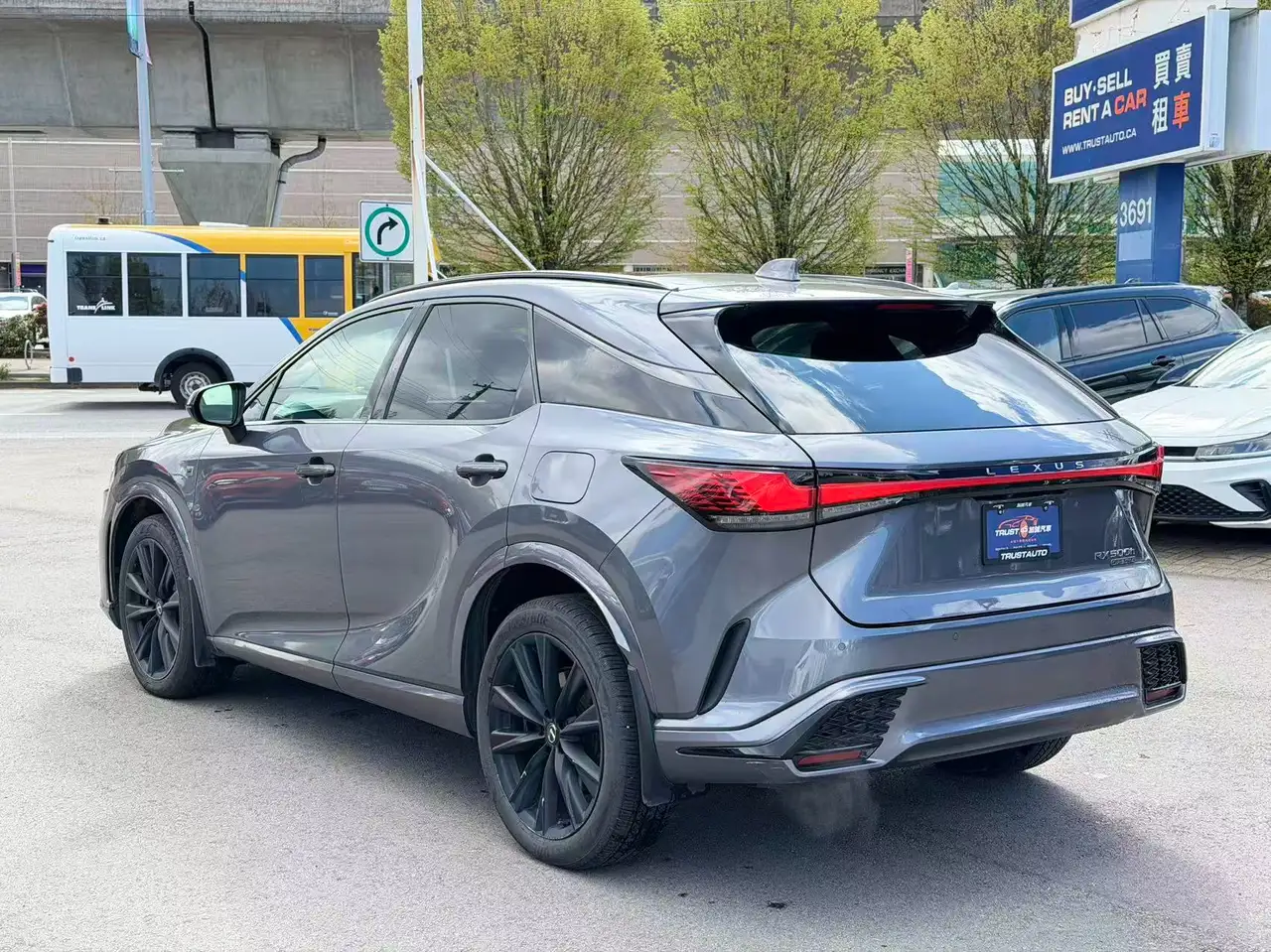 Lexus RX 500h снимка Lexus RX 500h