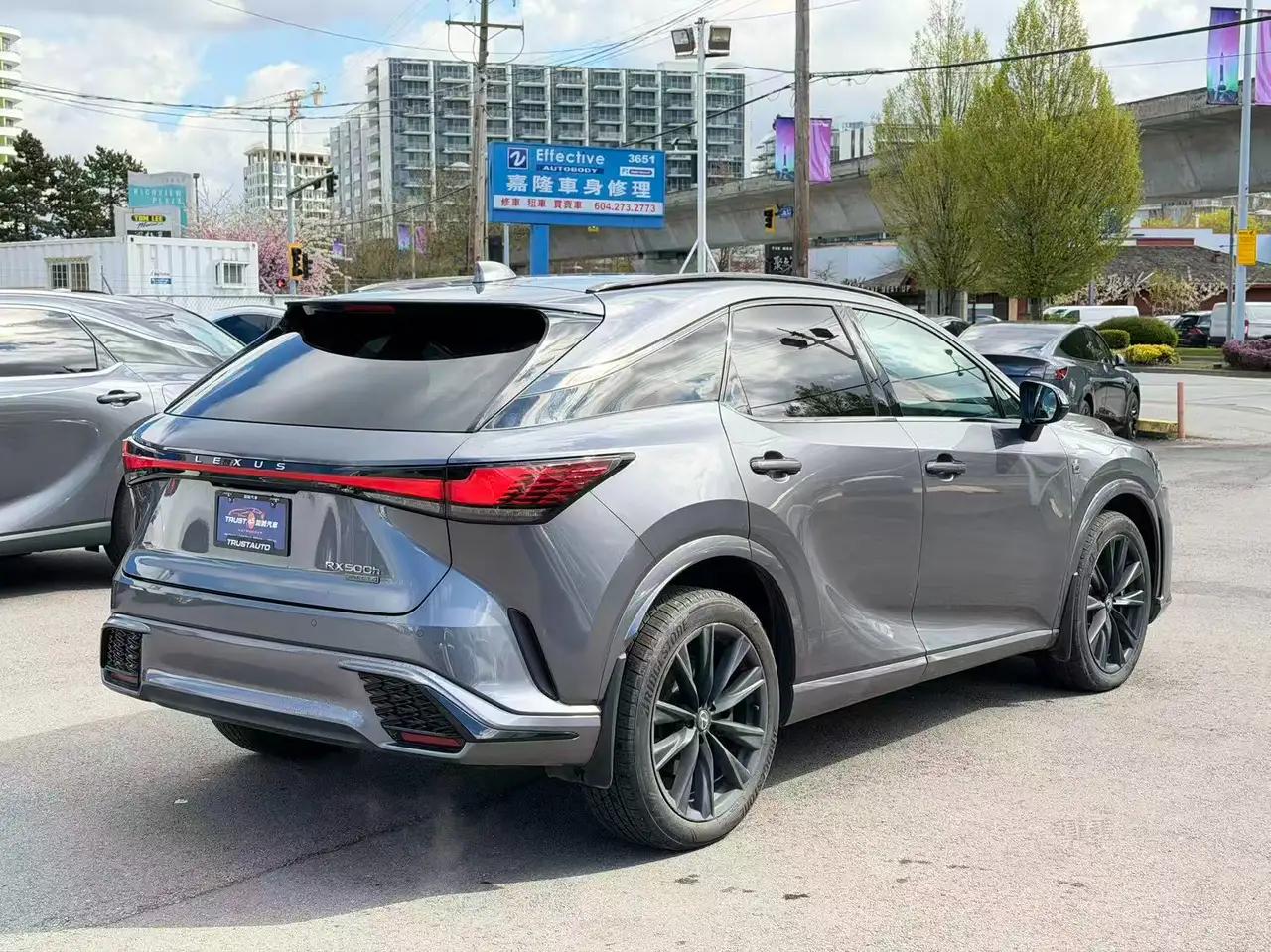 Lexus RX 500h снимка Lexus RX 500h