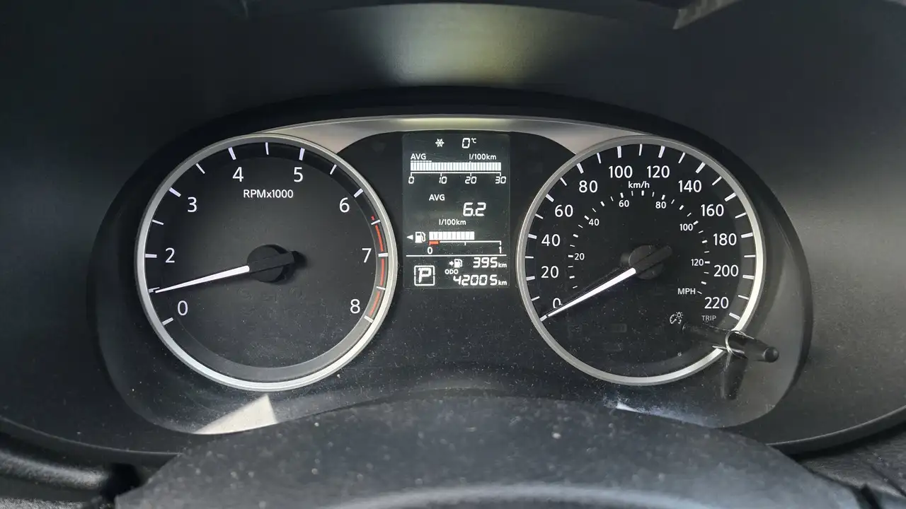 Nissan Versa снимка Nissan Versa