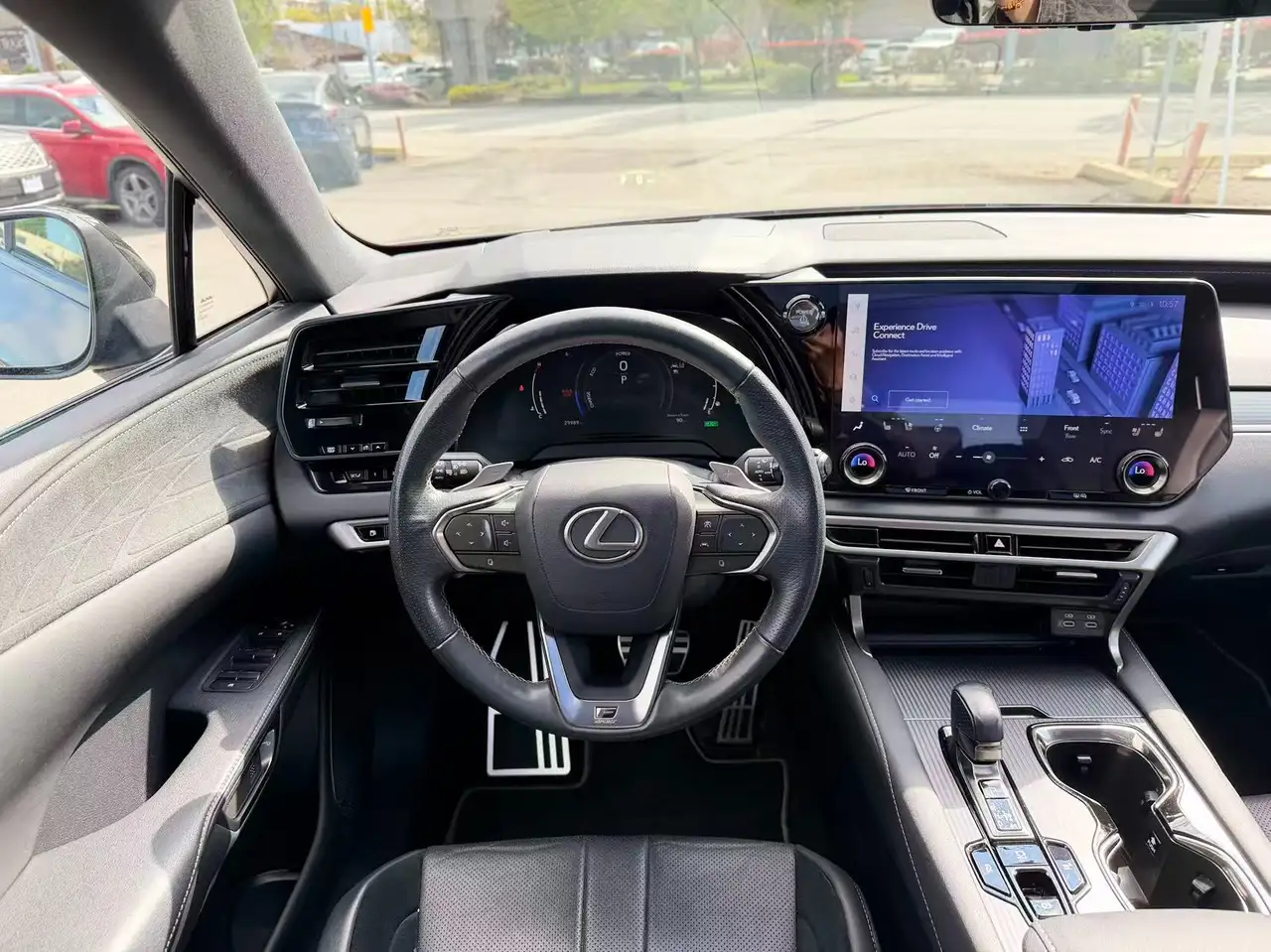 Lexus RX 500h снимка Lexus RX 500h