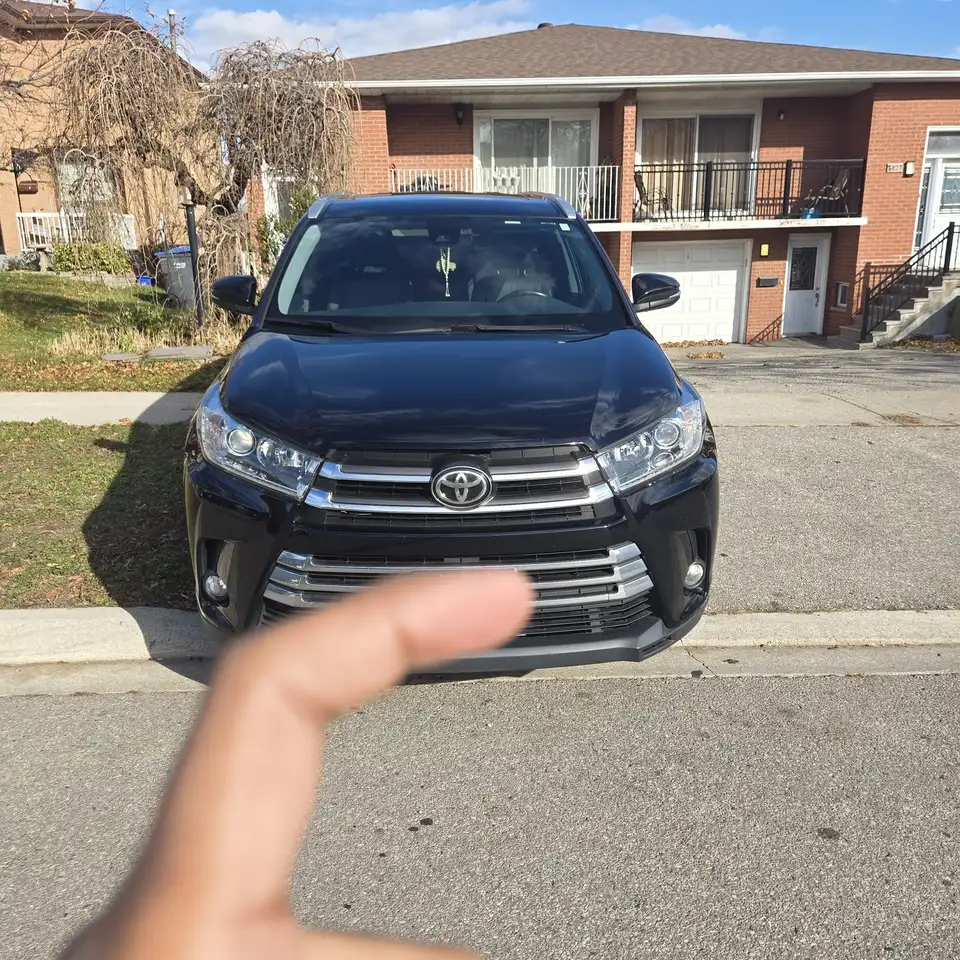 Toyota Highlander снимка Toyota Highlander