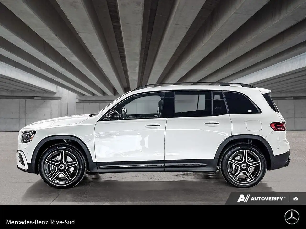 Mercedes-Benz GLB снимка Mercedes-Benz GLB