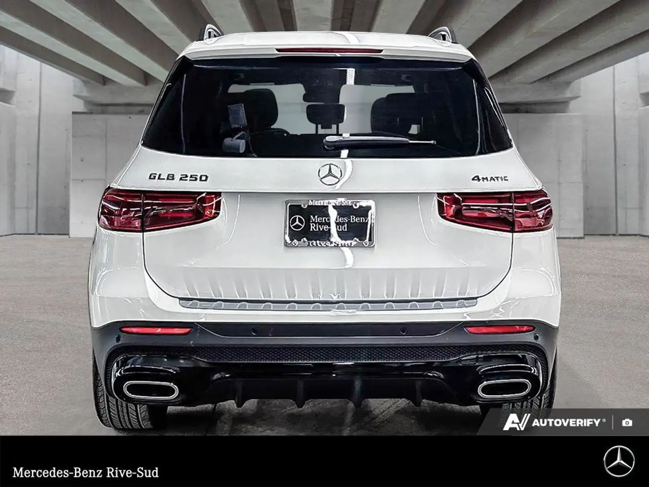 Mercedes-Benz GLB снимка Mercedes-Benz GLB