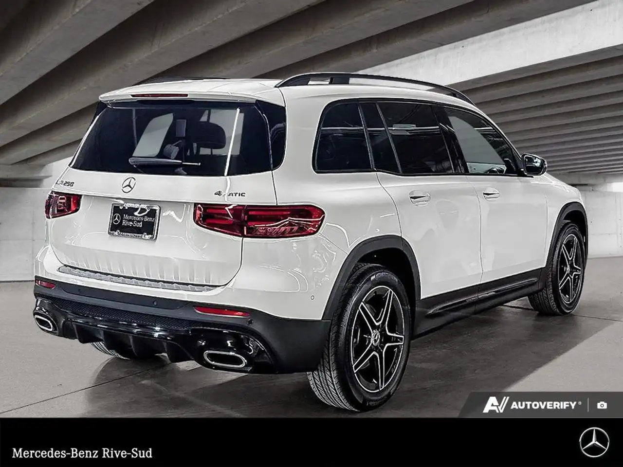 Mercedes-Benz GLB снимка Mercedes-Benz GLB