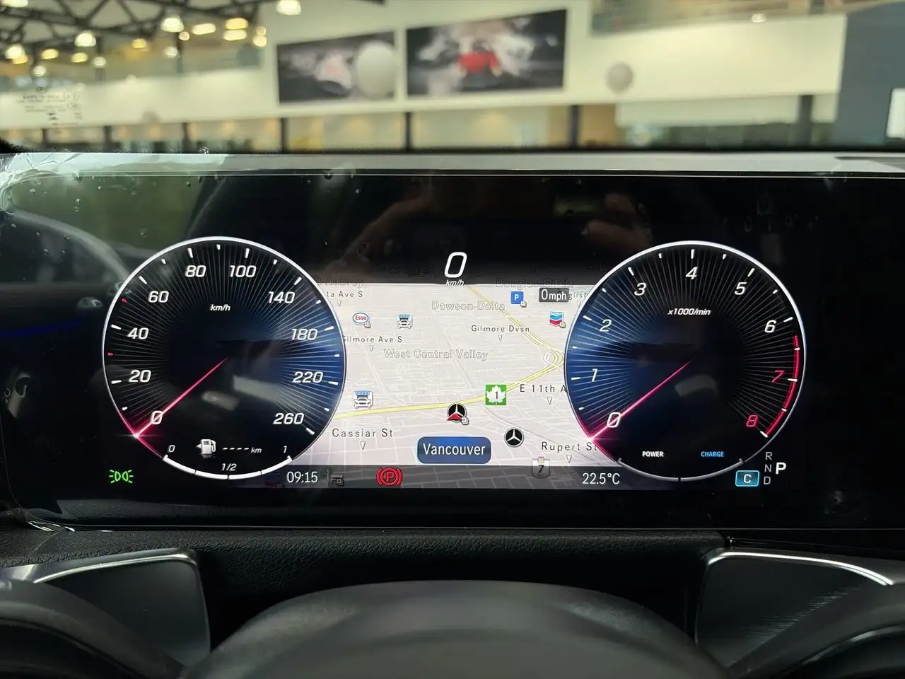 Mercedes-Benz GLB снимка Mercedes-Benz GLB