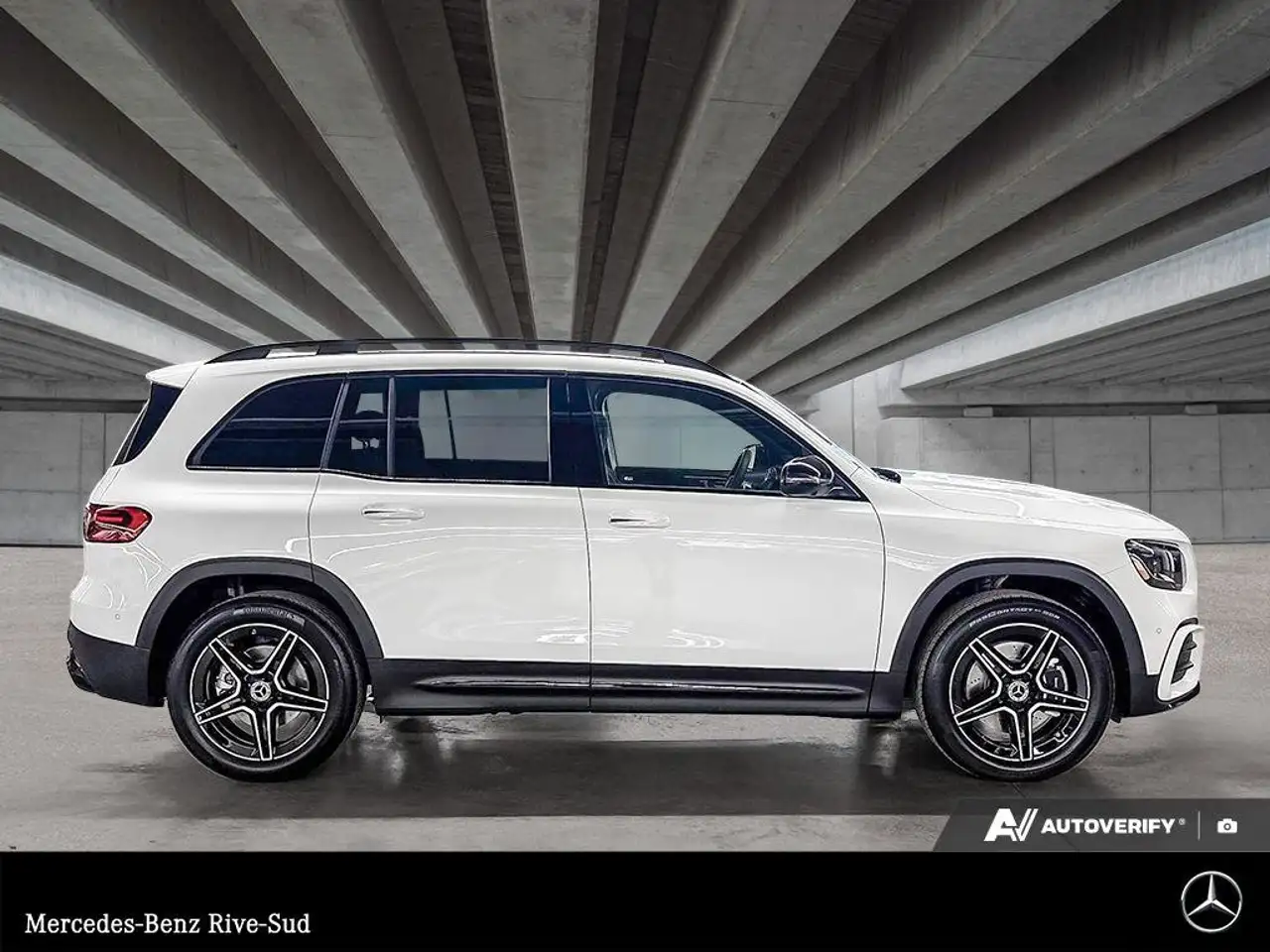 Mercedes-Benz GLB снимка Mercedes-Benz GLB