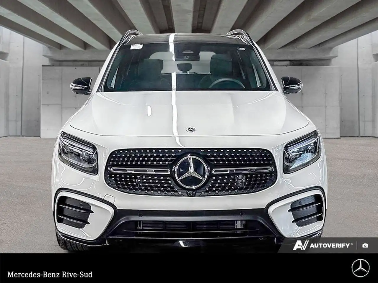 Mercedes-Benz GLB снимка Mercedes-Benz GLB