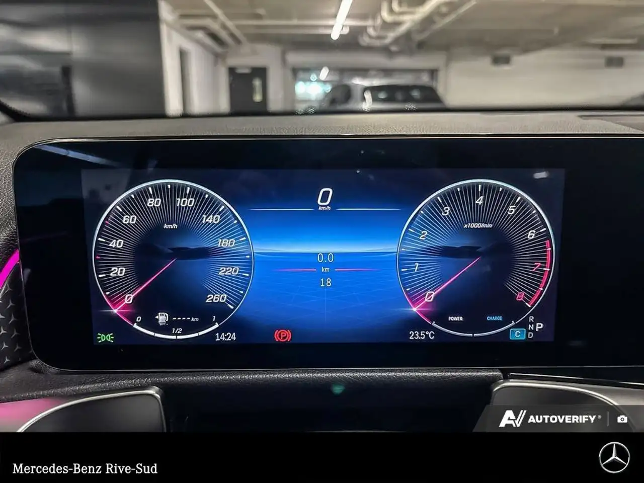 Mercedes-Benz GLB снимка Mercedes-Benz GLB