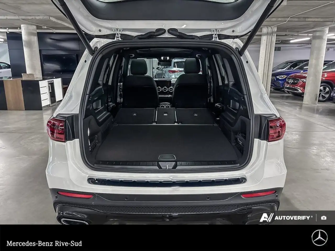 Mercedes-Benz GLB снимка Mercedes-Benz GLB