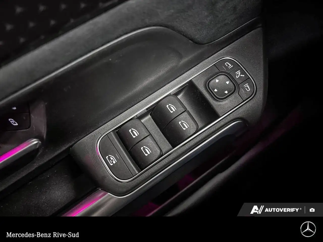 Mercedes-Benz GLB снимка Mercedes-Benz GLB