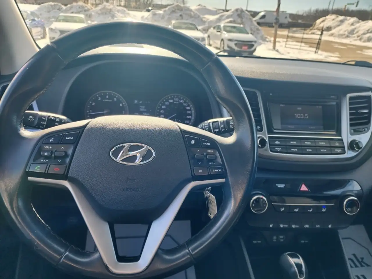 Hyundai TUCSON снимка Hyundai TUCSON