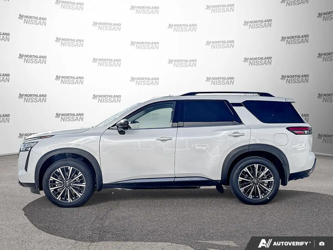 Nissan Pathfinder photo Nissan Pathfinder