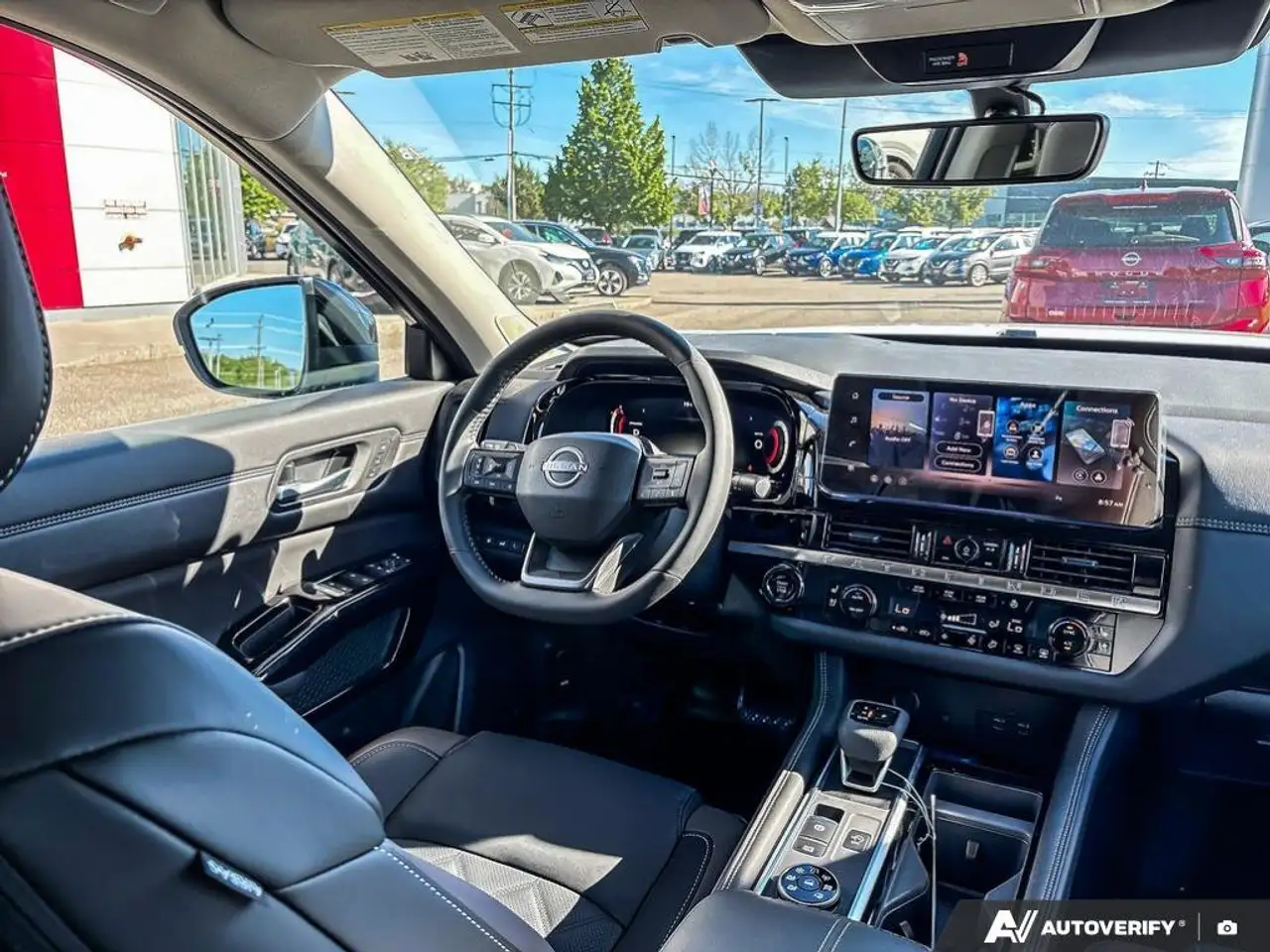 Nissan Pathfinder photo Nissan Pathfinder