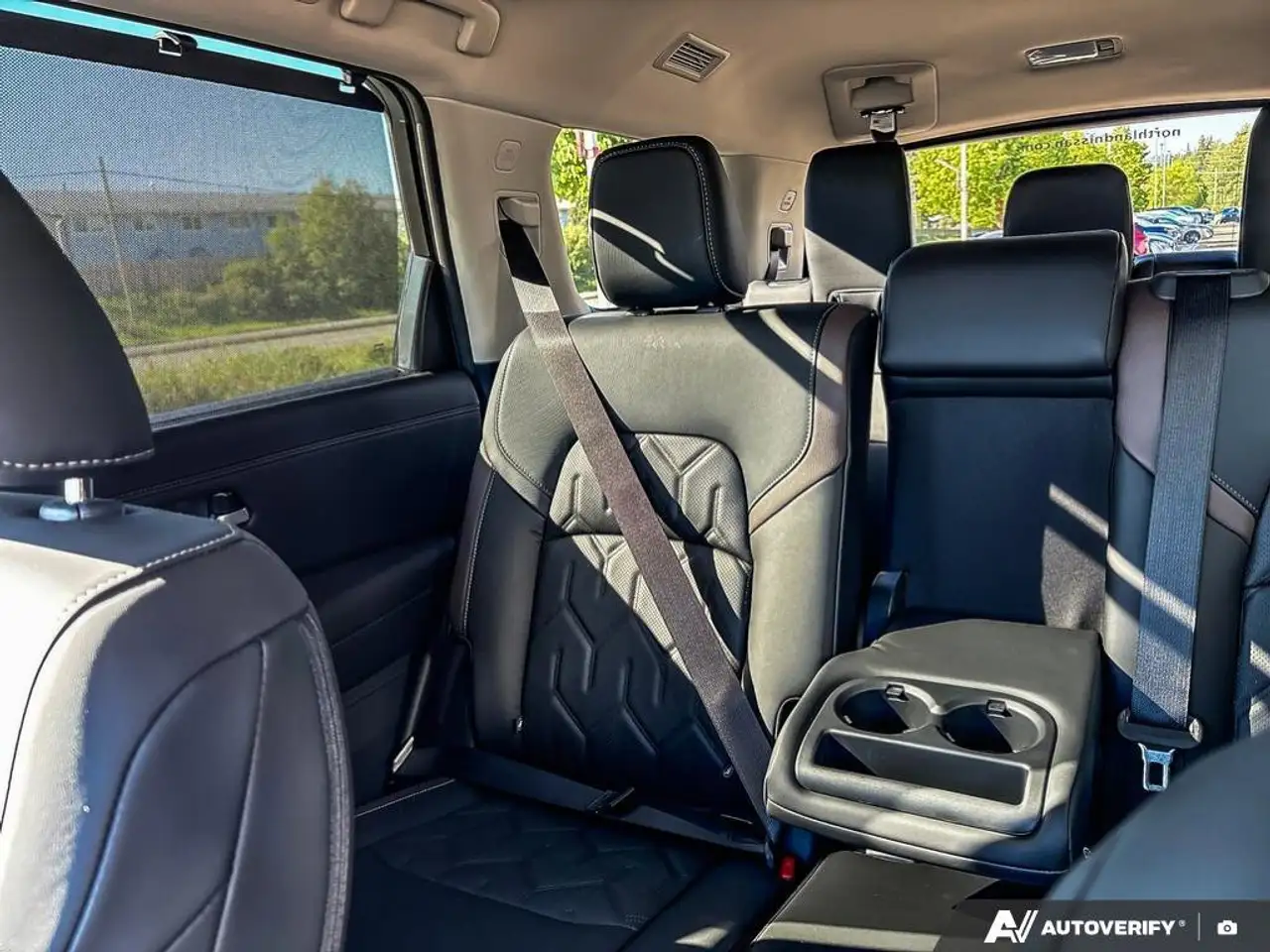 Nissan Pathfinder photo Nissan Pathfinder