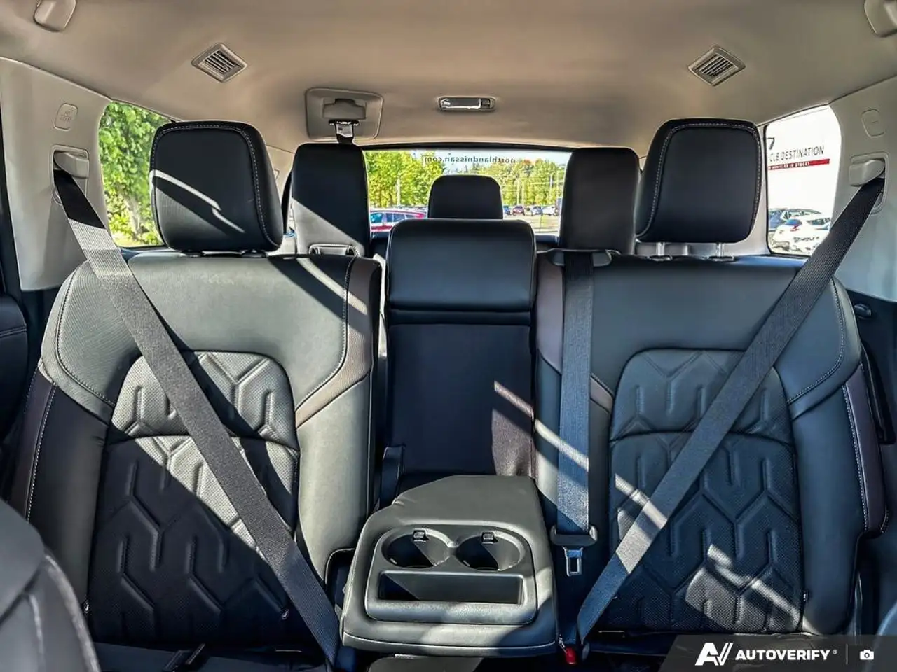 Nissan Pathfinder photo Nissan Pathfinder