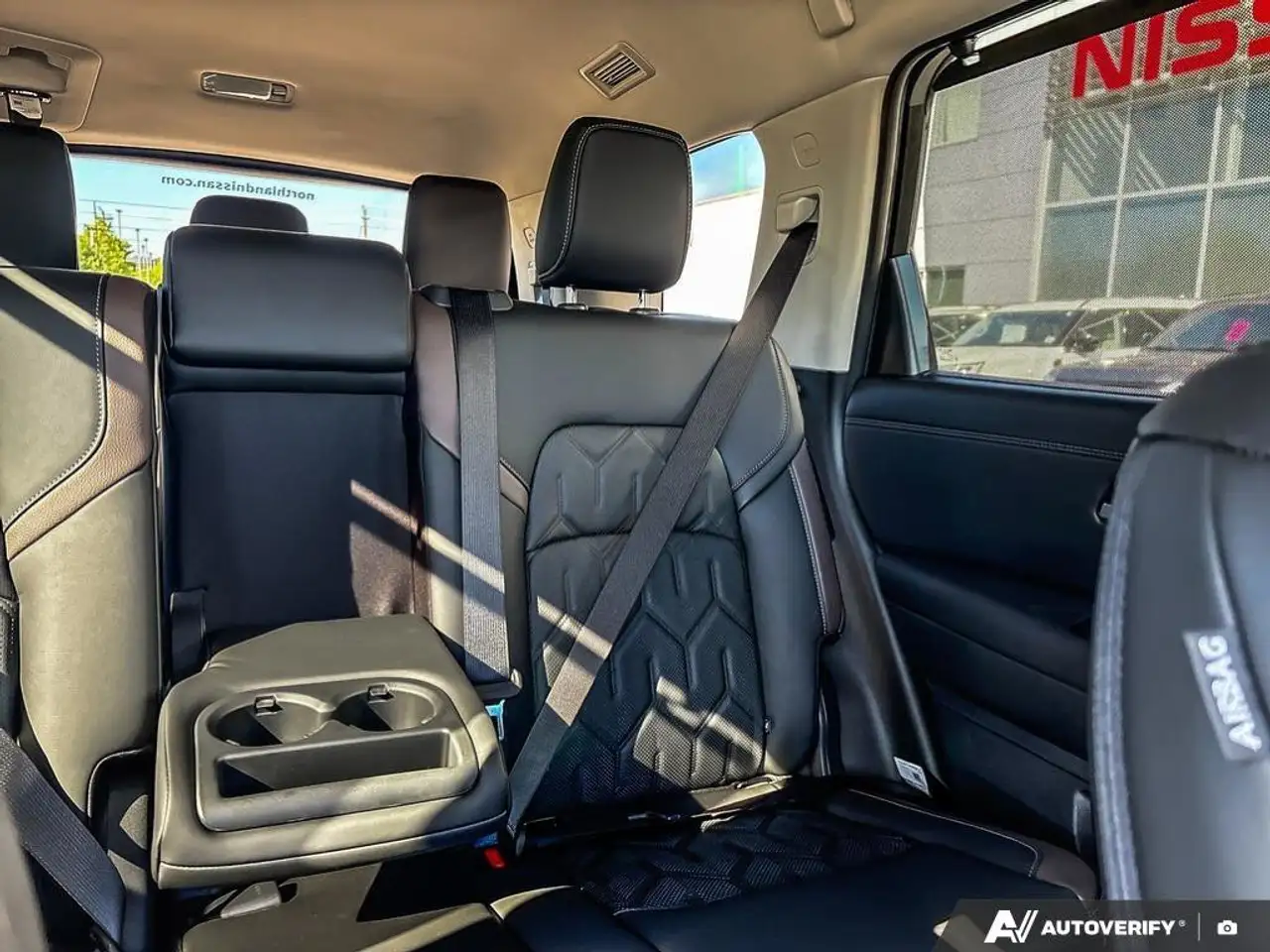 Nissan Pathfinder photo Nissan Pathfinder