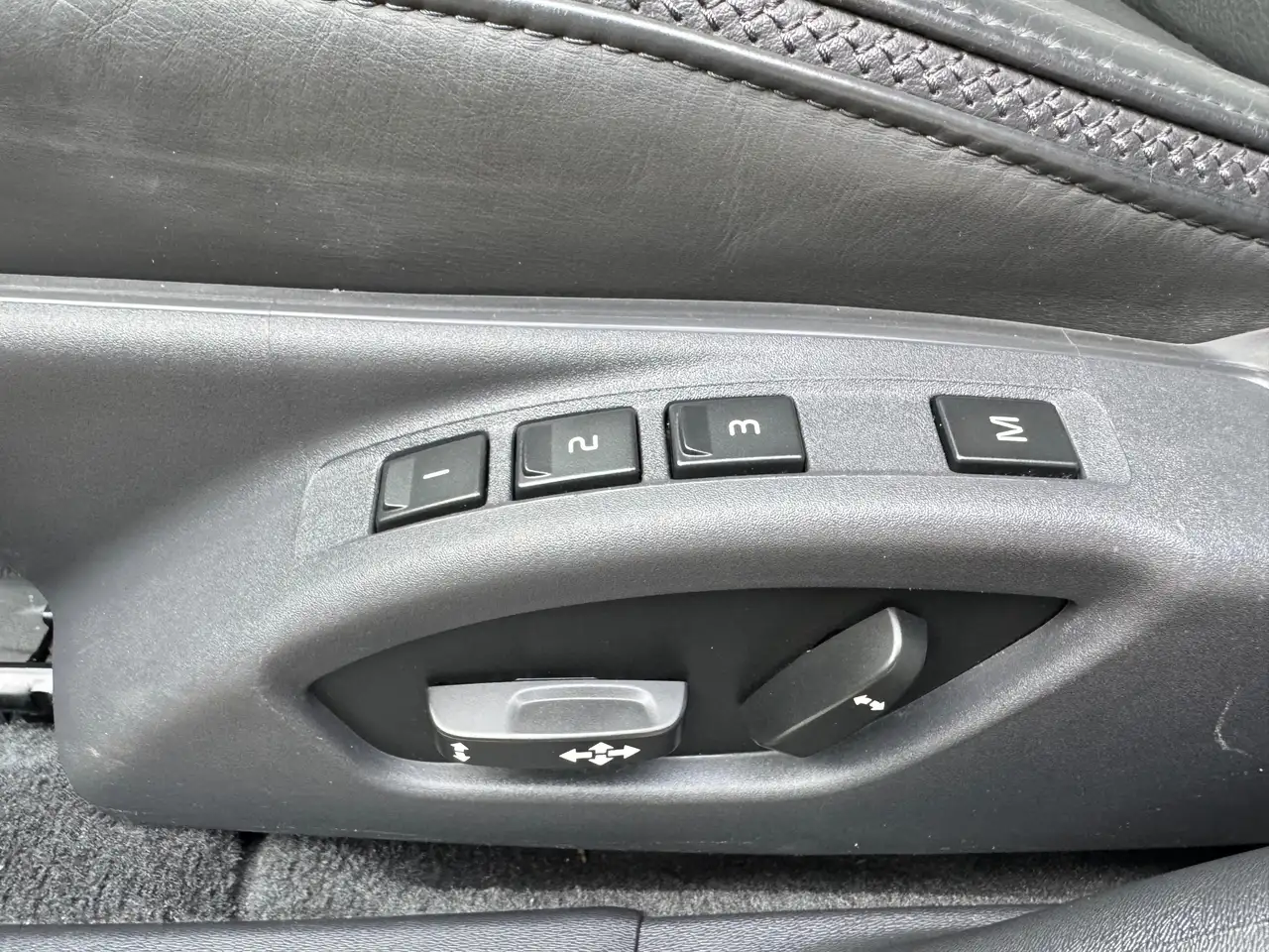 Volvo XC70 снимка Volvo XC70