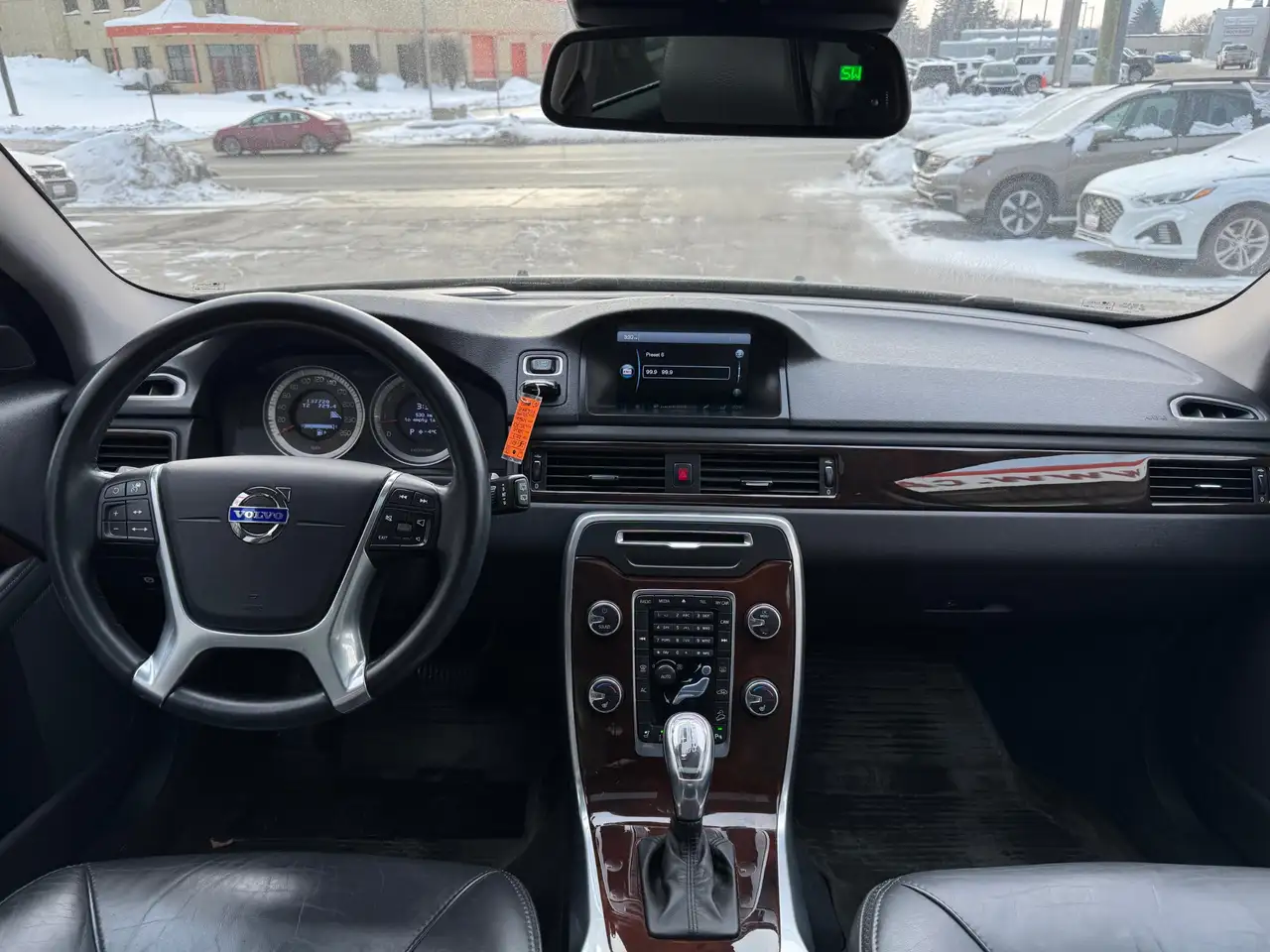 Volvo XC70 снимка Volvo XC70