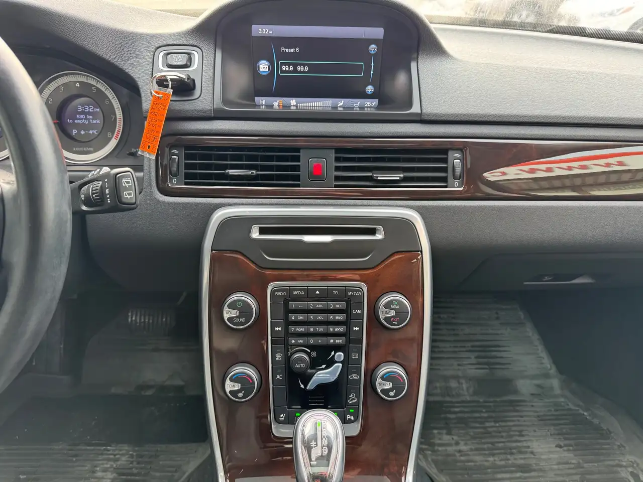 Volvo XC70 снимка Volvo XC70