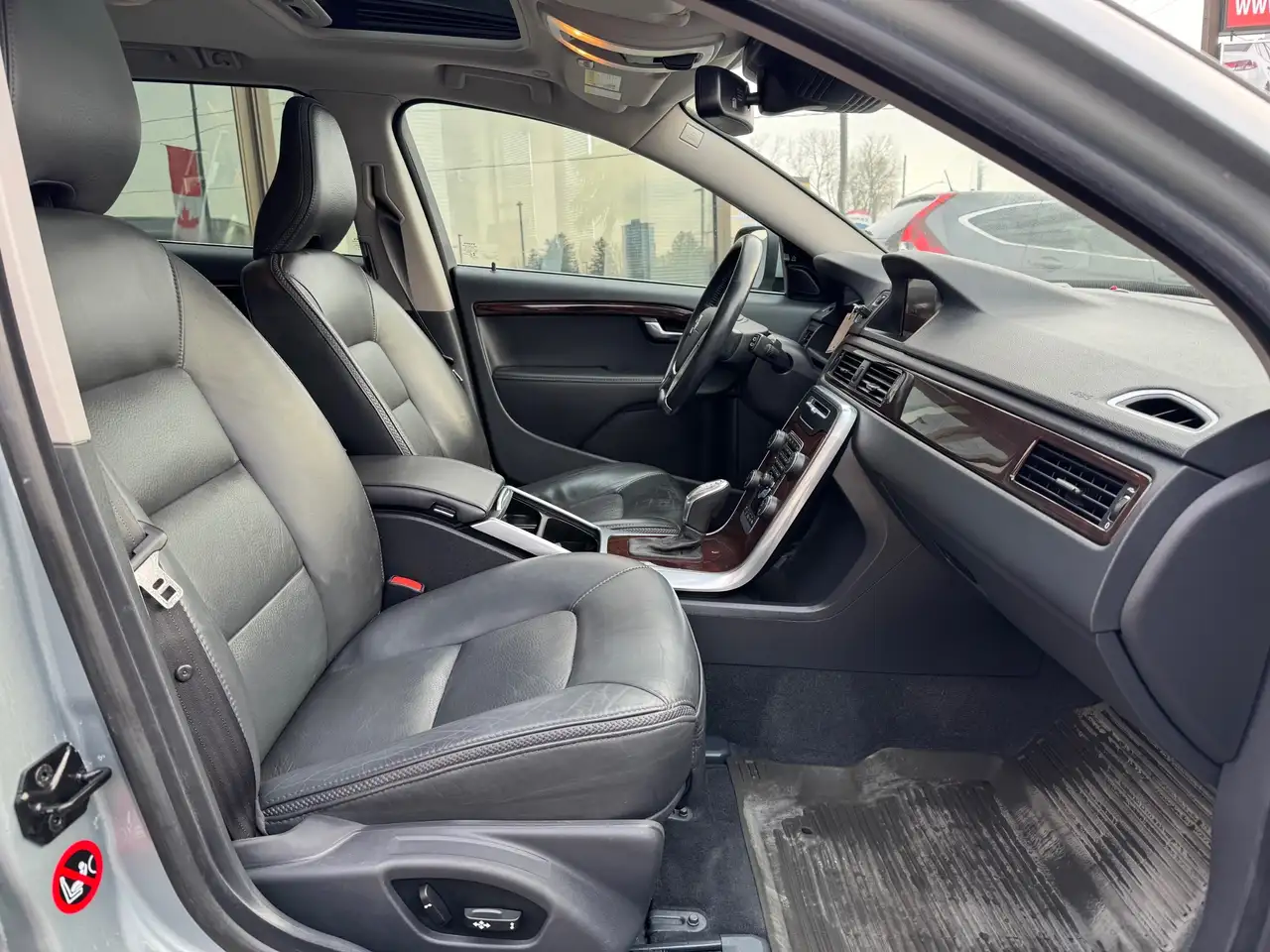 Volvo XC70 снимка Volvo XC70