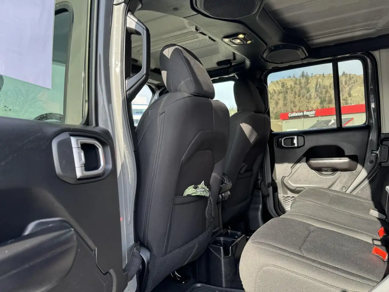 Jeep Wrangler снимка Jeep Wrangler