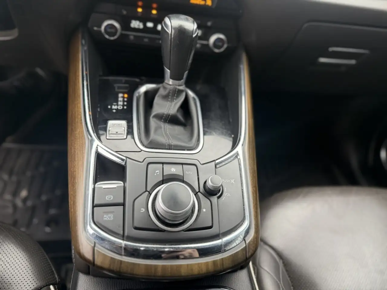 Mazda CX-9 снимка Mazda CX-9