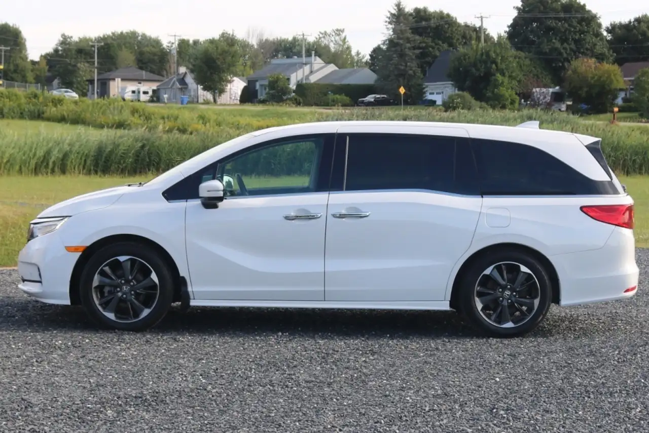 Honda Odyssey снимка Honda Odyssey