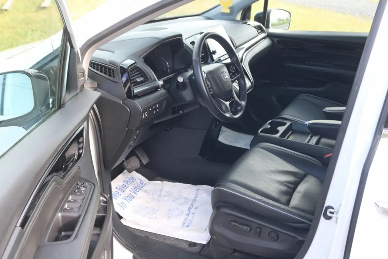 Honda Odyssey снимка Honda Odyssey