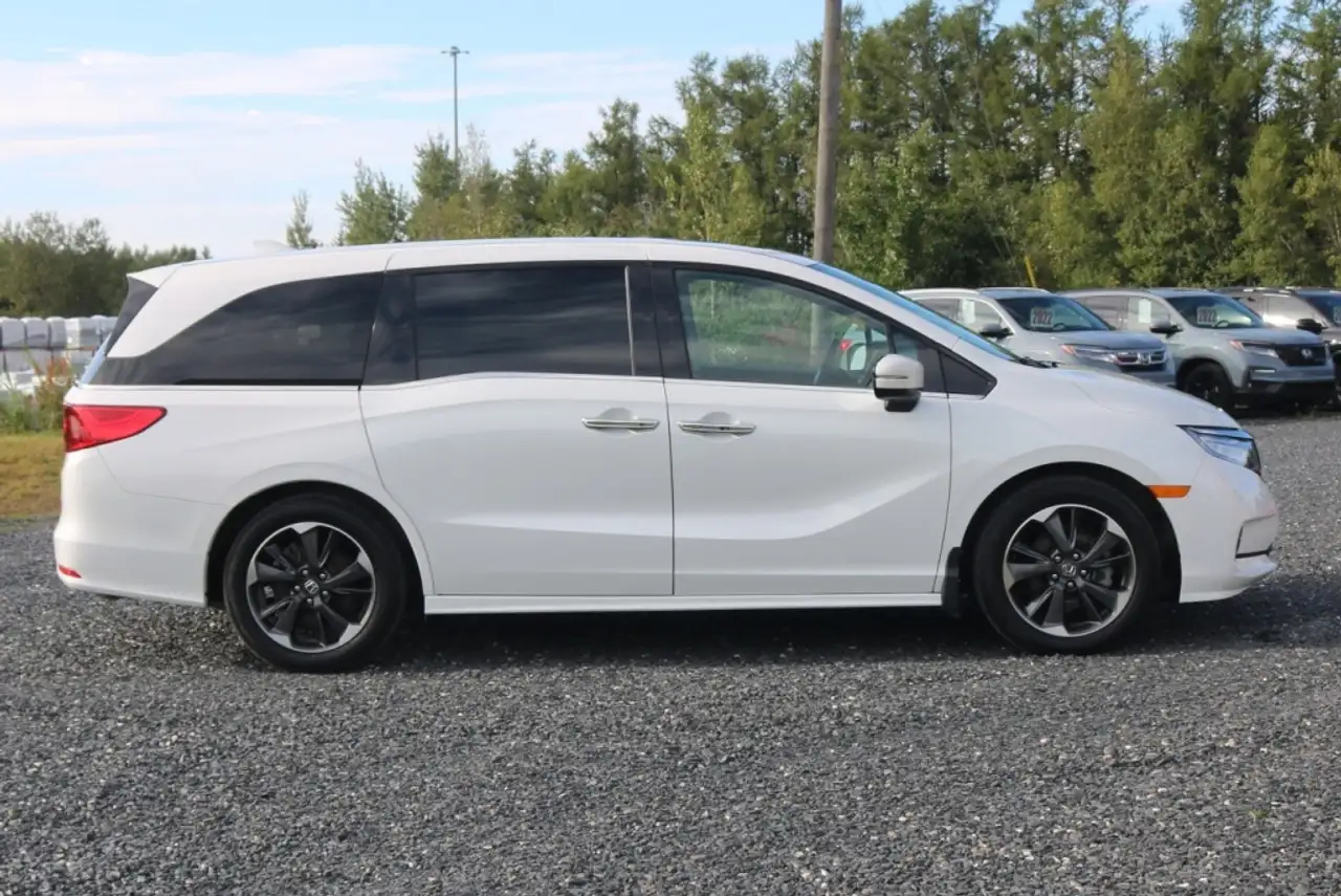 Honda Odyssey снимка Honda Odyssey