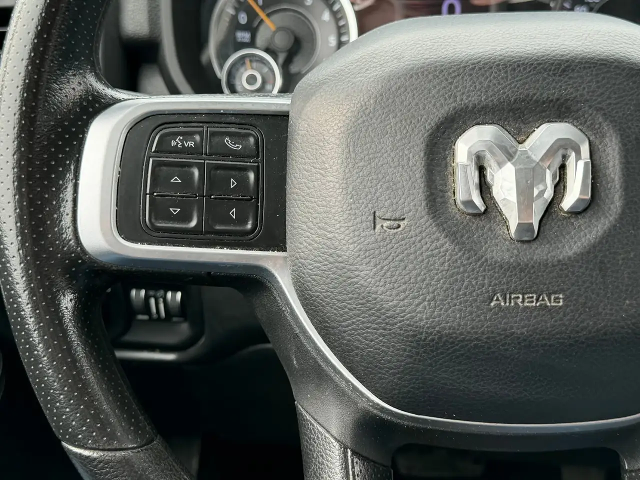 RAM 3500 снимка RAM 3500