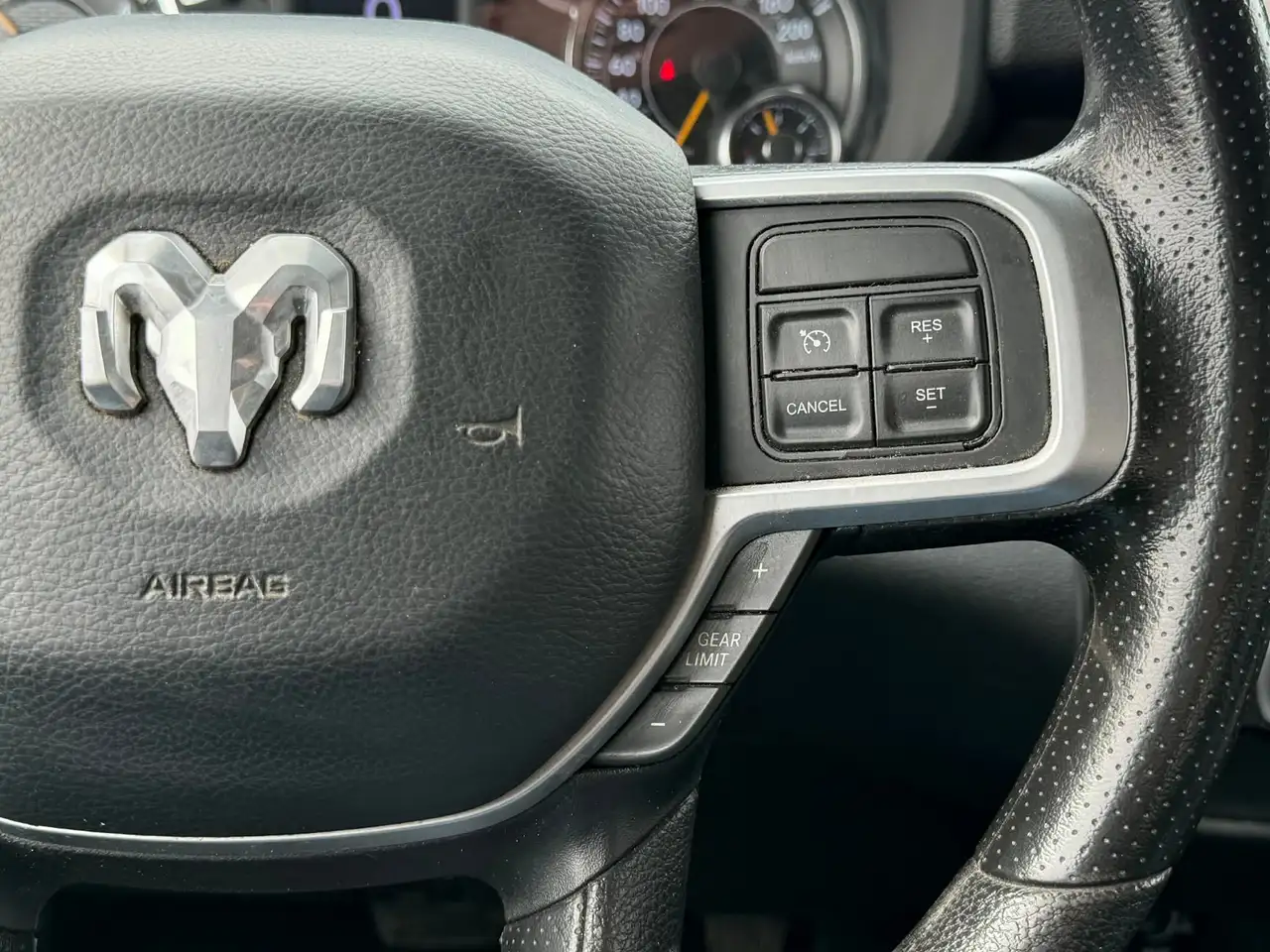 RAM 3500 снимка RAM 3500