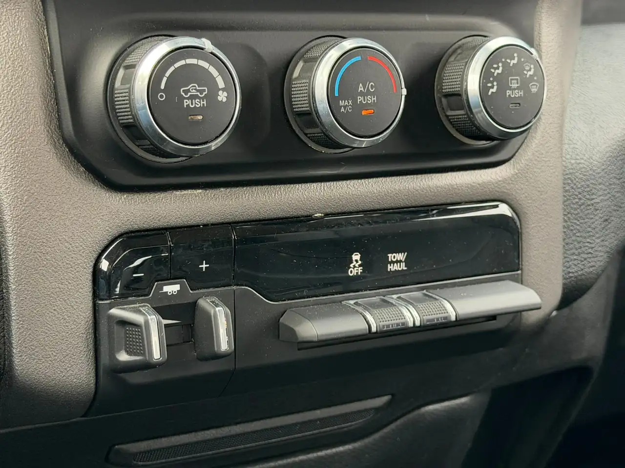 RAM 3500 снимка RAM 3500
