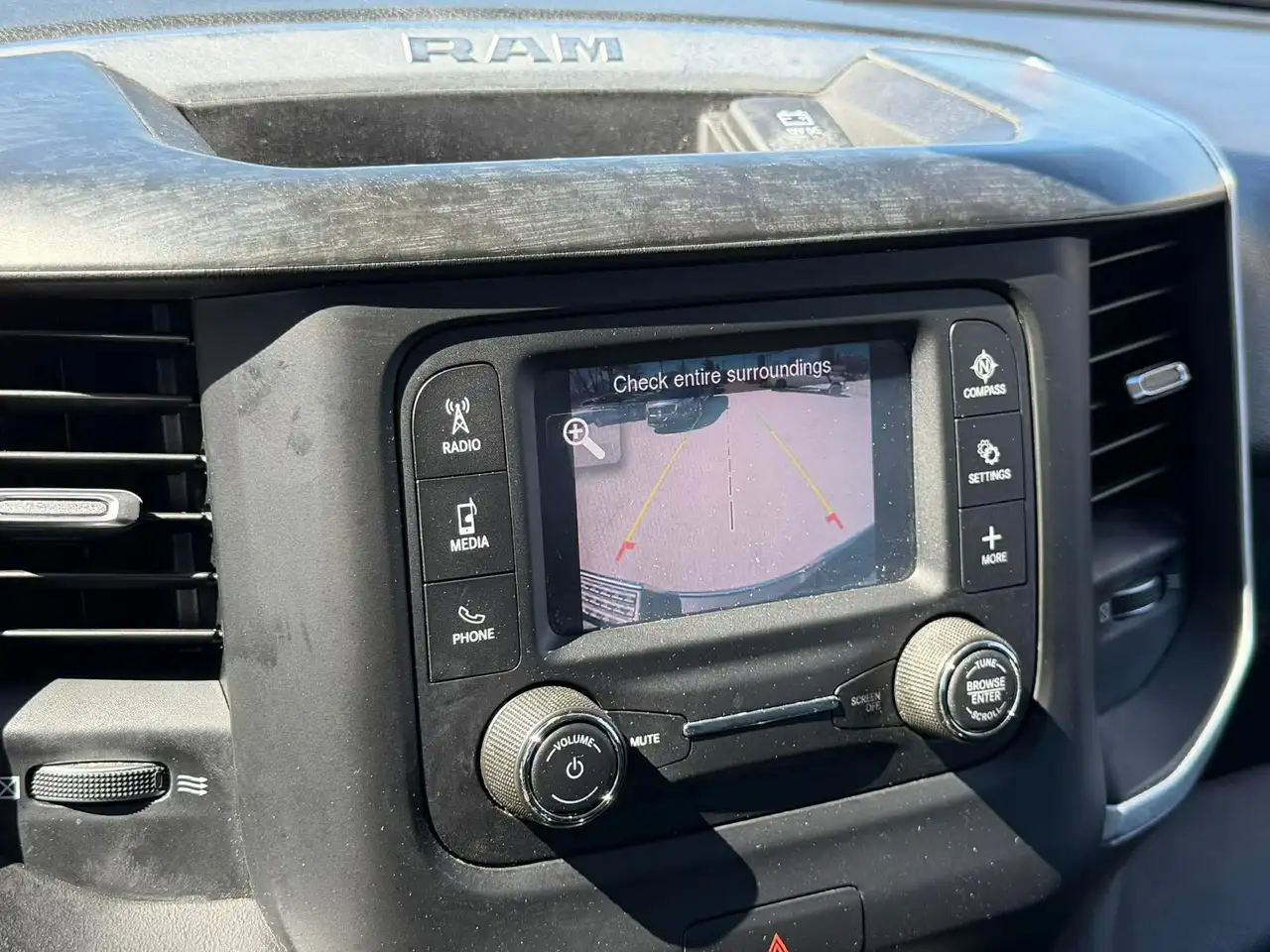 RAM 3500 снимка RAM 3500