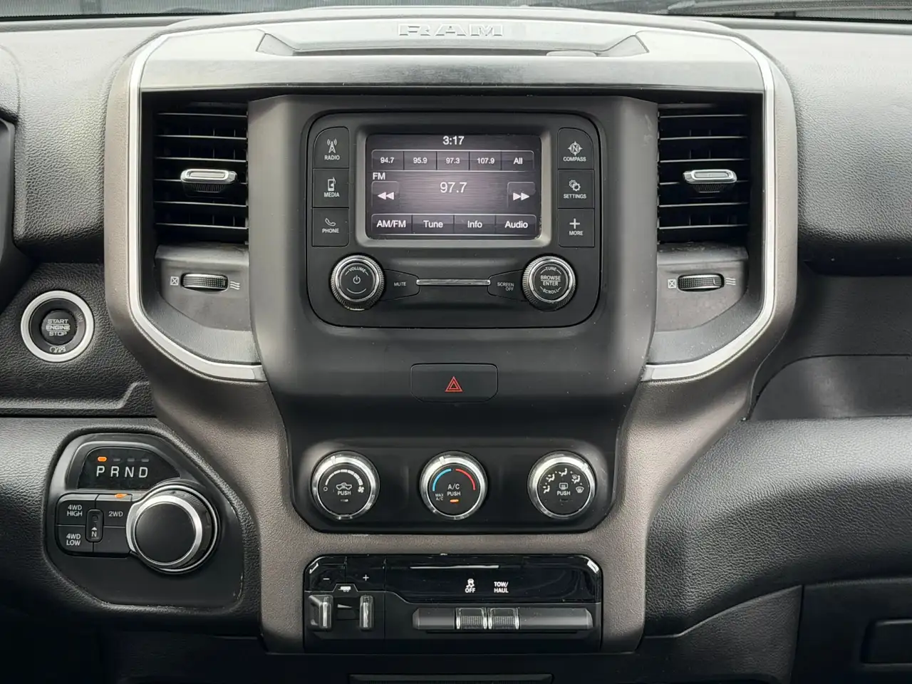 RAM 3500 снимка RAM 3500