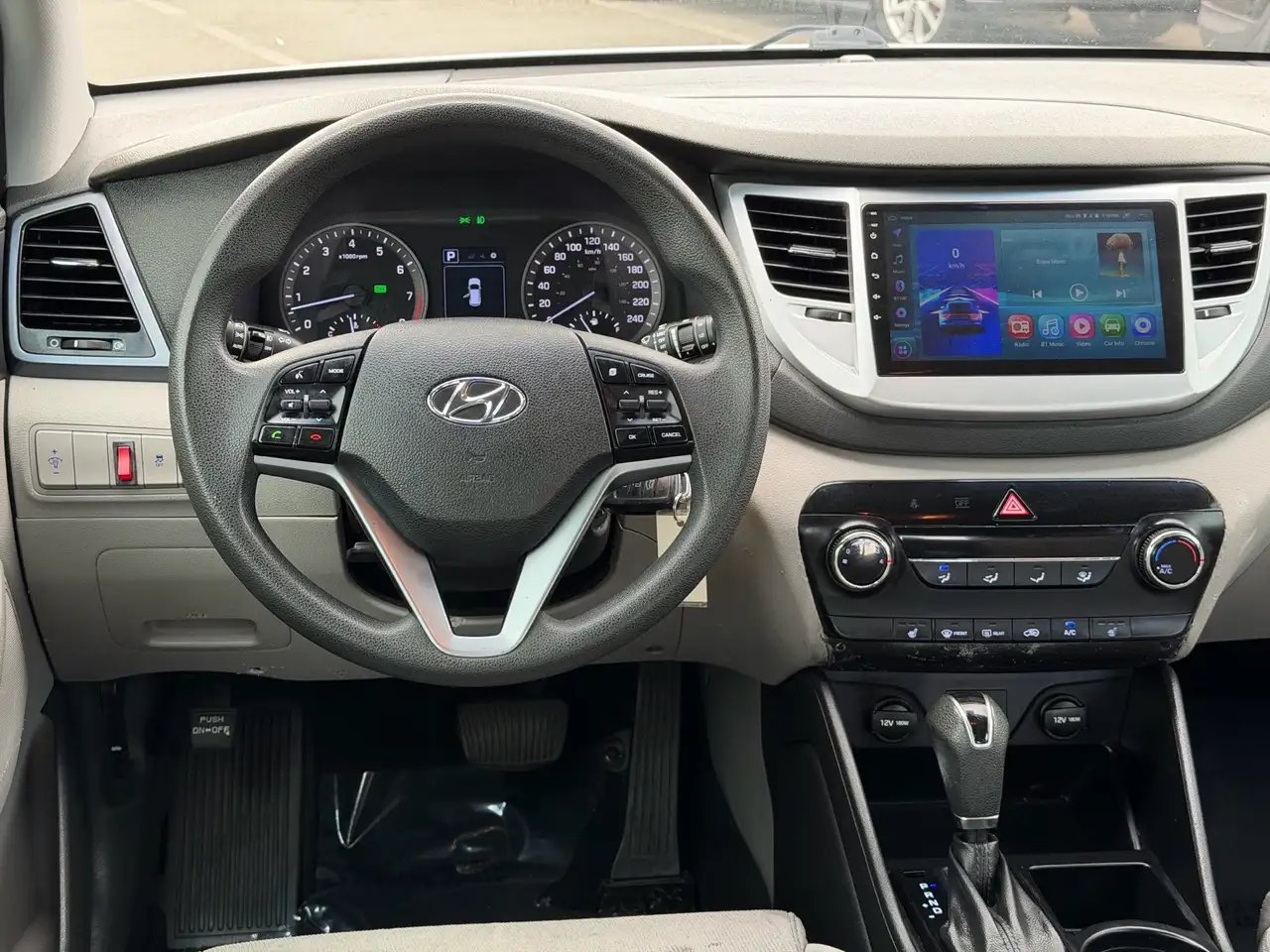 Hyundai TUCSON photo Hyundai TUCSON